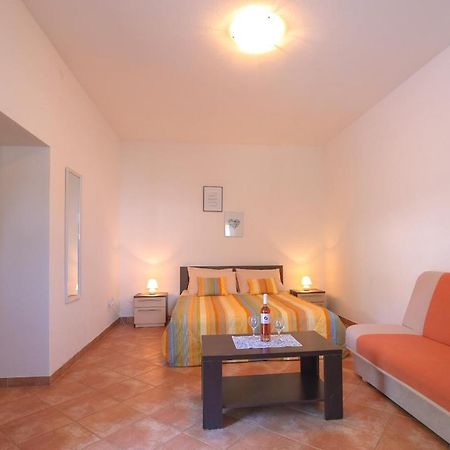 Apartmani Nina Rovinj Exteriör bild