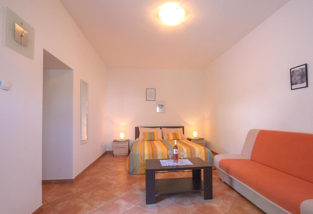 Apartmani Nina Rovinj Exteriör bild