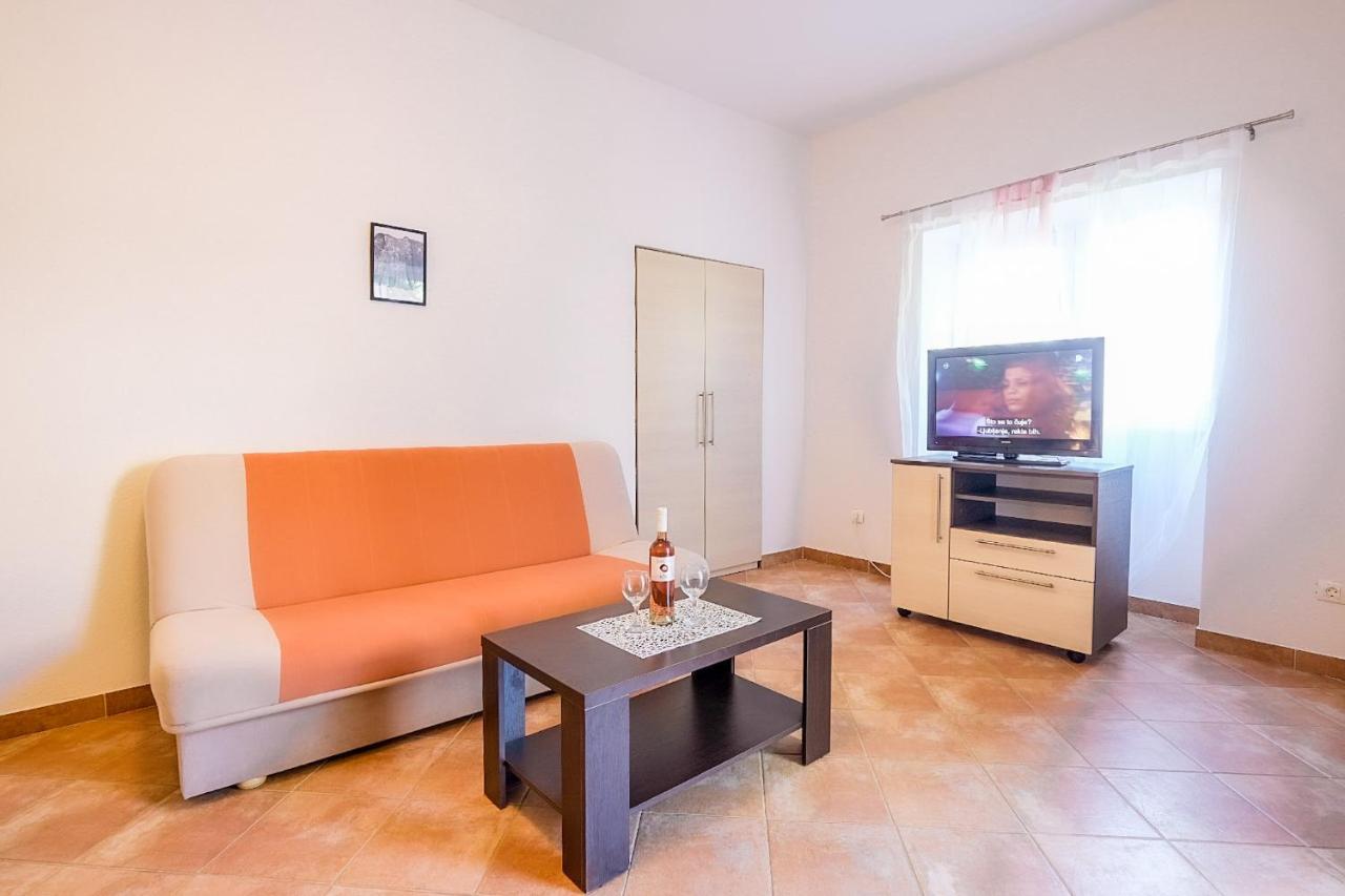 Apartmani Nina Rovinj Exteriör bild