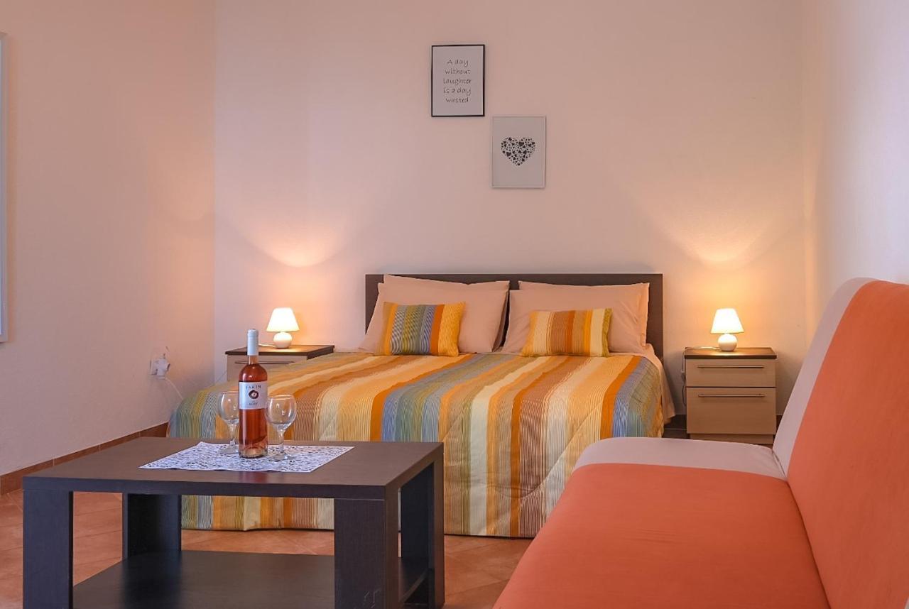 Apartmani Nina Rovinj Exteriör bild